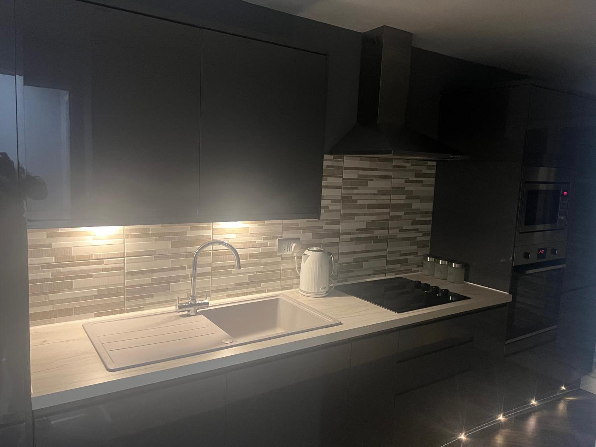 Broadway Retreat With Free Parking Apartment Herne Bay Bagian luar foto