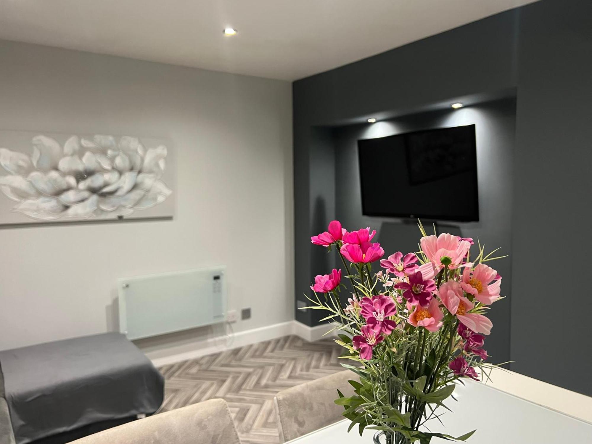 Broadway Retreat With Free Parking Apartment Herne Bay Bagian luar foto