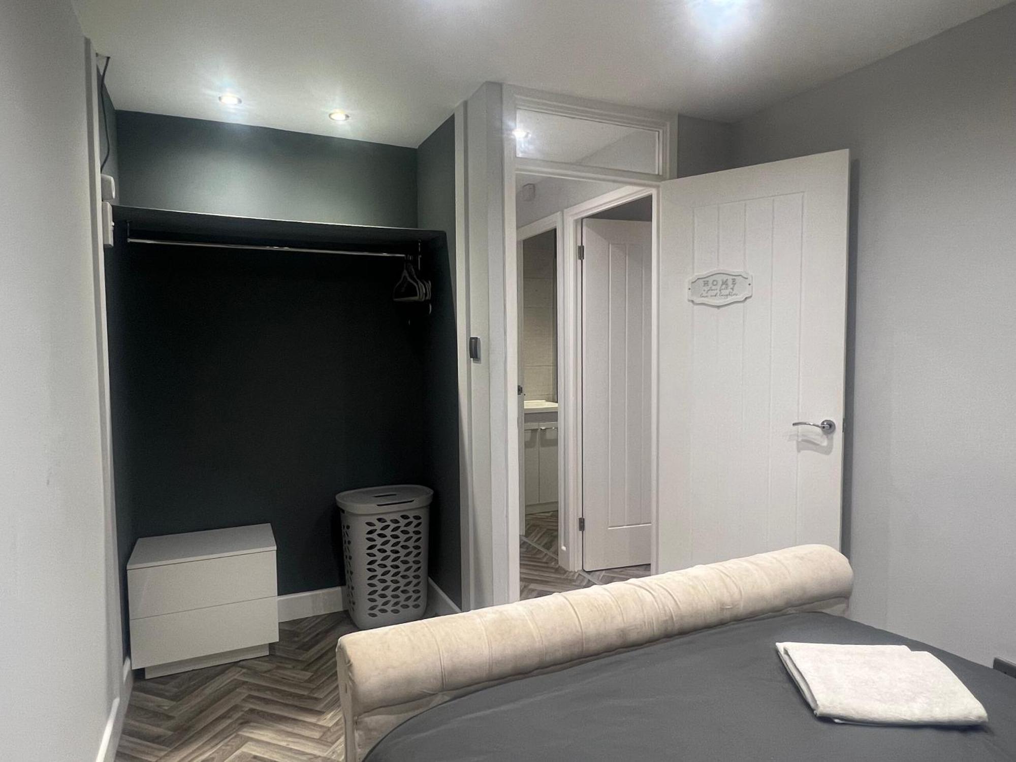 Broadway Retreat With Free Parking Apartment Herne Bay Bagian luar foto